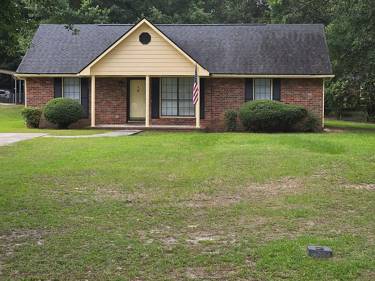 902 Phoebe Rd — Photo 1