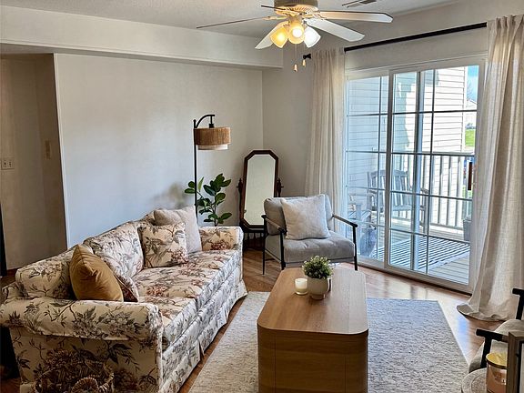 2nd image of 4140 100th St APT 5