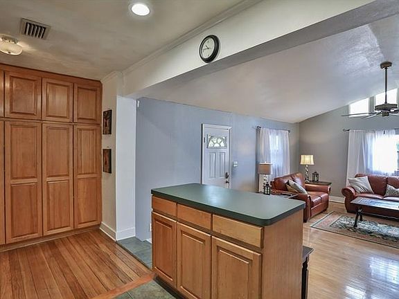 4th image of 3704 W Platt St