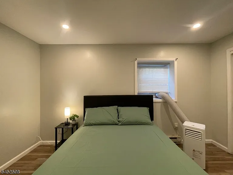 15 Seymour Ave #1B — Photo 9