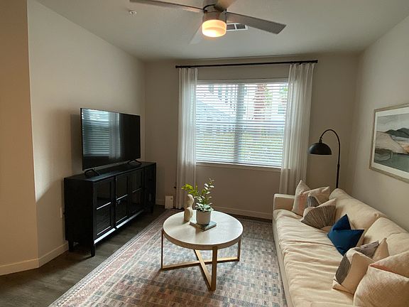 5th image of 1003 Antoine Dr #822