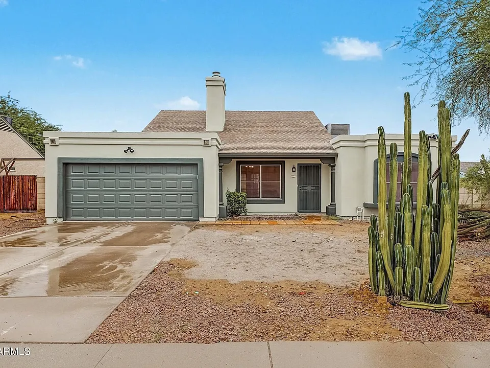 1564 E Stephens Dr