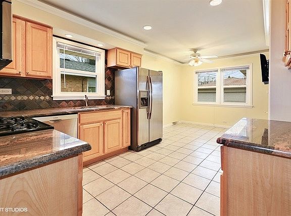 5th image of 8224 W Agatite Ave