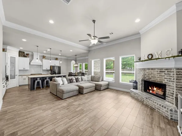 24954 Shady Oak Dr, Hockley, TX 77447