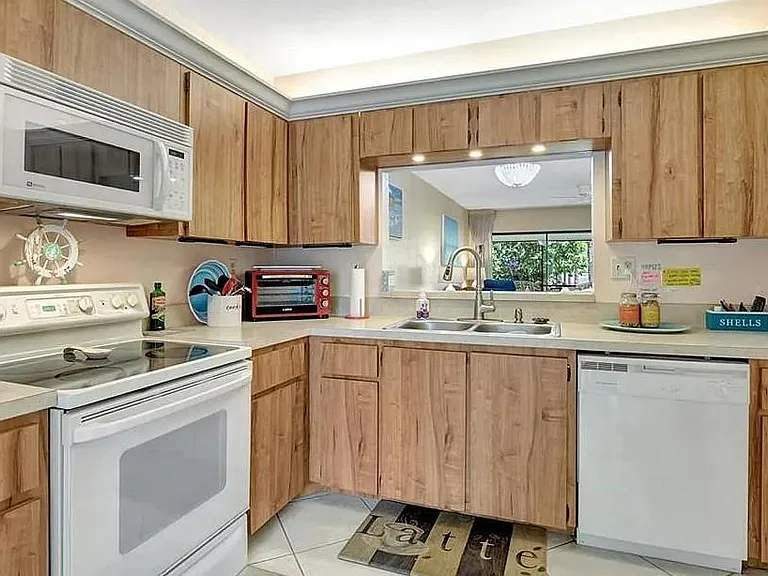 1810 Kings Lake Blvd #103 — Photo 11