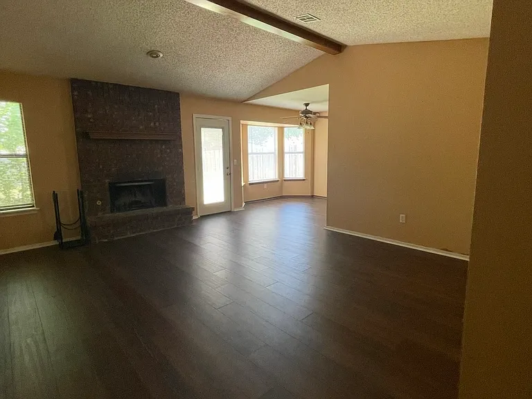 1712 N Aster Ave — Photo 5