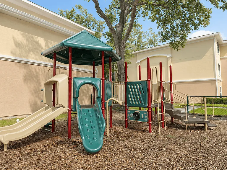 Lake Kathy Apartments — Photo 10