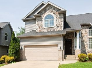 3192 Grey Village Dr, Akron, OH 44319