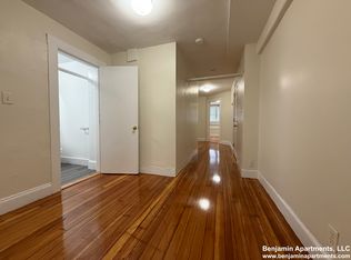 7 Mount Hood Rd APT B-1, Brighton, MA 02135
