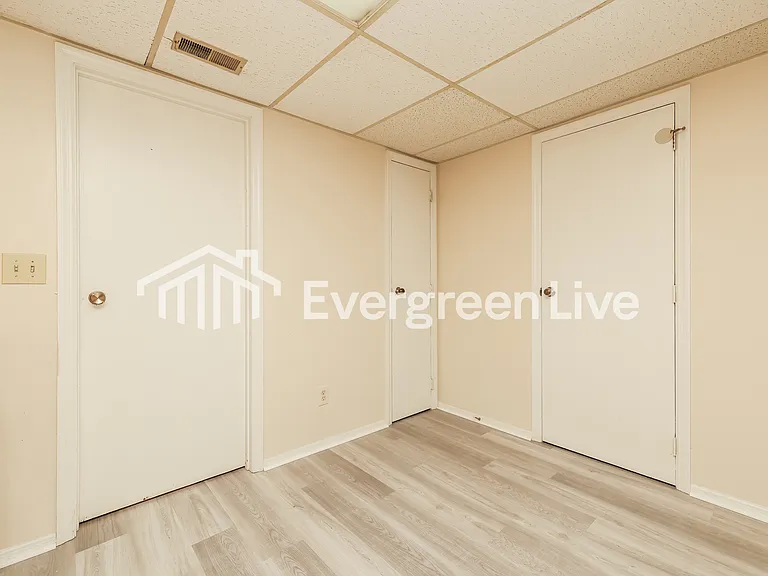 2465 Cross Village Dr — Photo 11