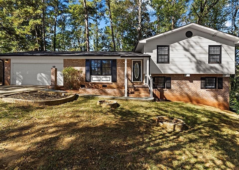 1st image of 3666 Stanford Cir