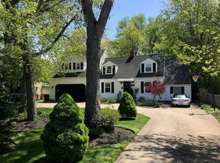 6674 Seneca Rd, Mayfield Village, OH 44143