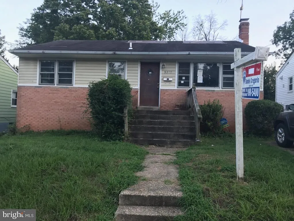 9209 3rd St photo 1