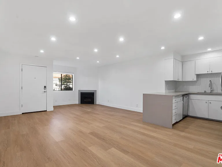 3939 Moore St #102 — Photo 5