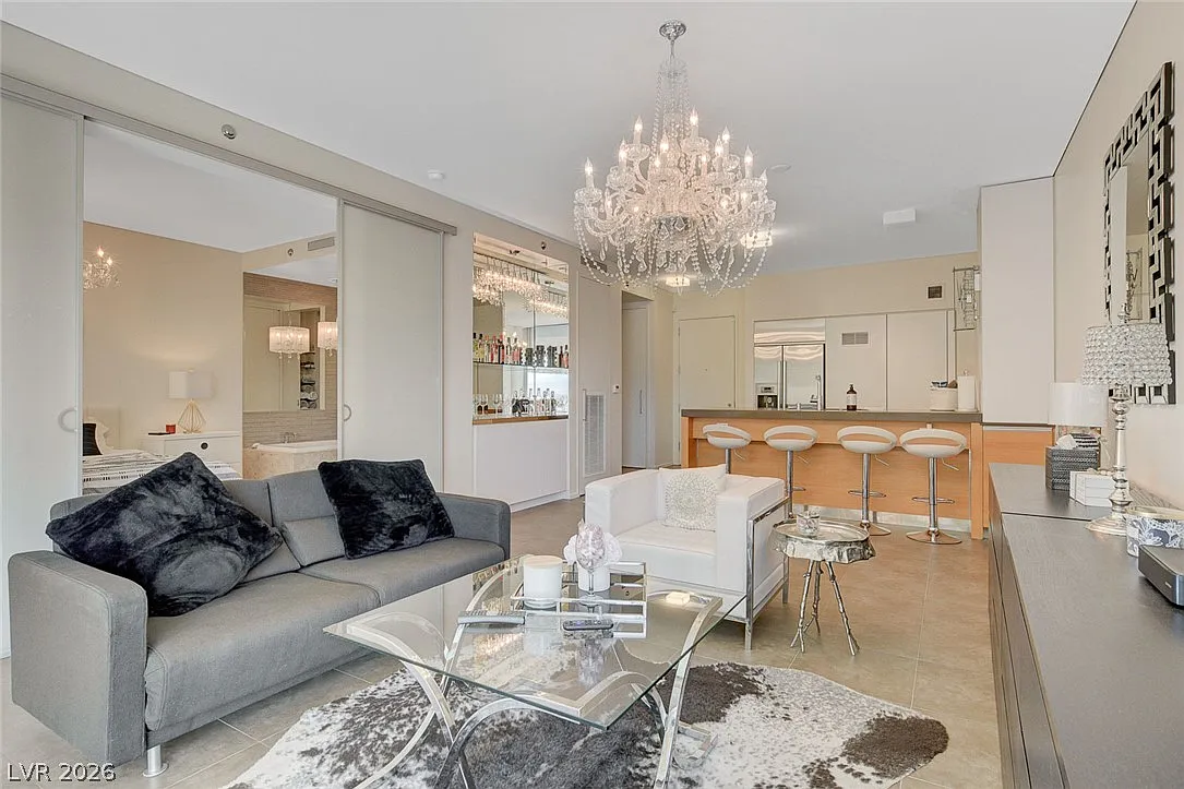 1 bed, 1.0 bath, 837 sqft, $3,000 — Photo 2