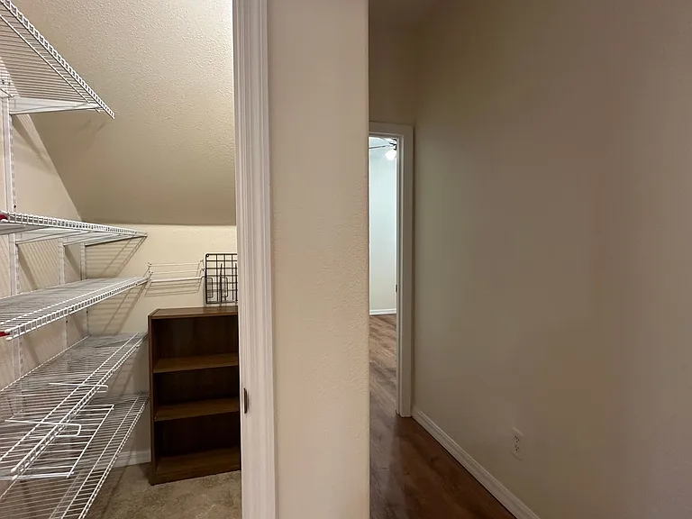 1653 Cherry Ridge Dr — Photo 18