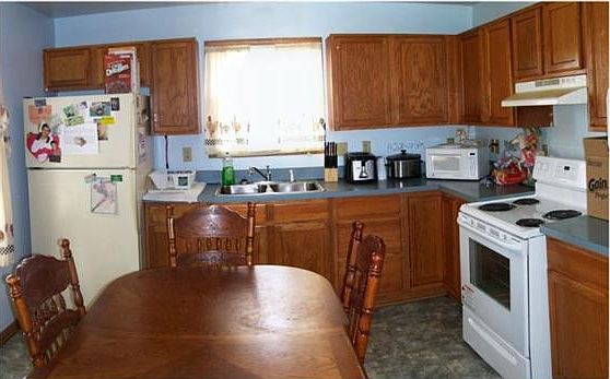 3rd image of 1219 W Florida St