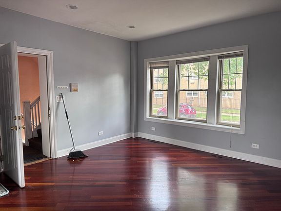 Living room without stuff 
Current color