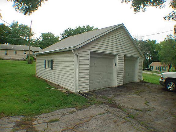 2nd image of 1100 S 45th St
