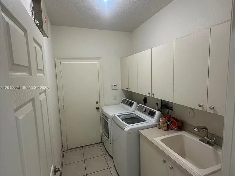 18571 SW 44th St — Photo 14