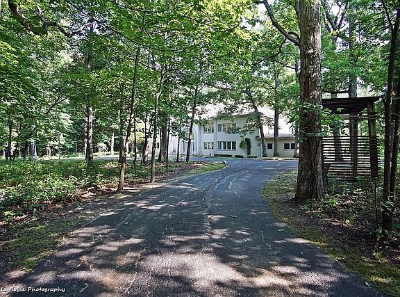 3rd image of 20831 Oak Ln