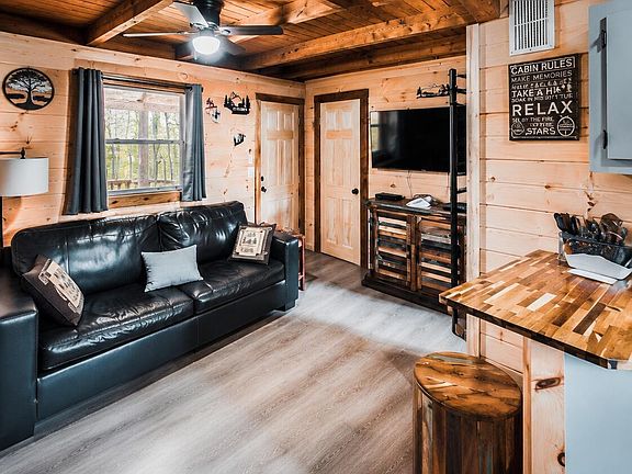 3rd image of 960 Timber Lake Cir