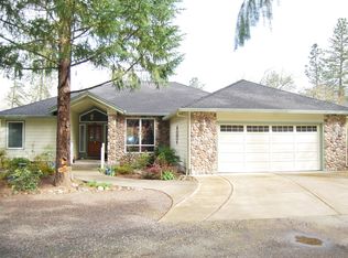 1946 Lampman Rd, Gold Hill, OR 97525