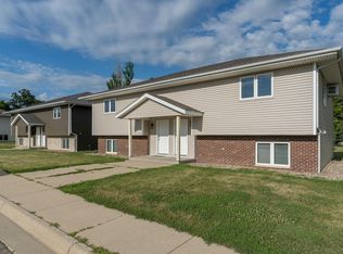 119 Balcerzak Dr, Mankato, MN 56001