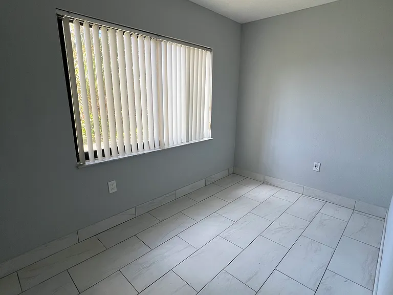 10661 SW 108th Ave — Photo 7