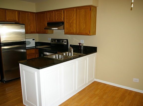 3rd image of 1494 W Jefferson Ave #1494JA