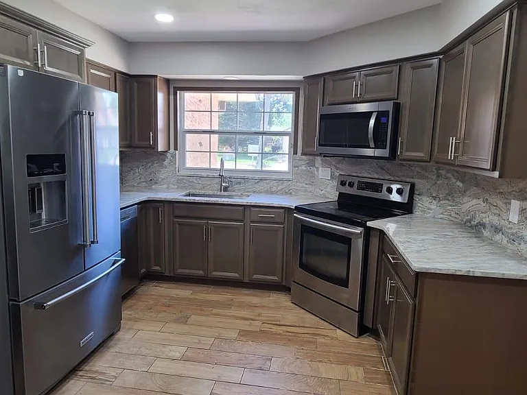 816 Brimfield Ct — Photo 9