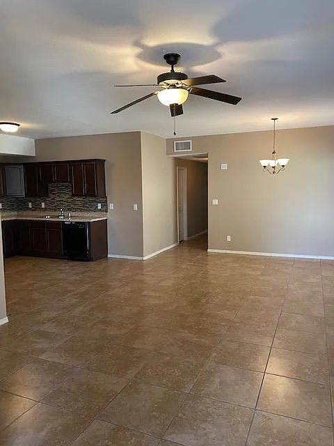 4 bed, 1517 sqft, $1,575 — Photo 3