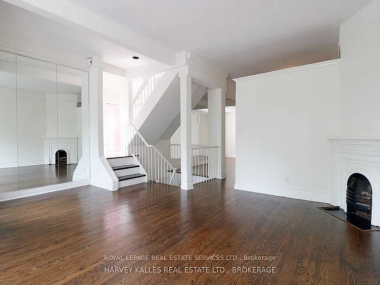 390 Huron St — Photo 8