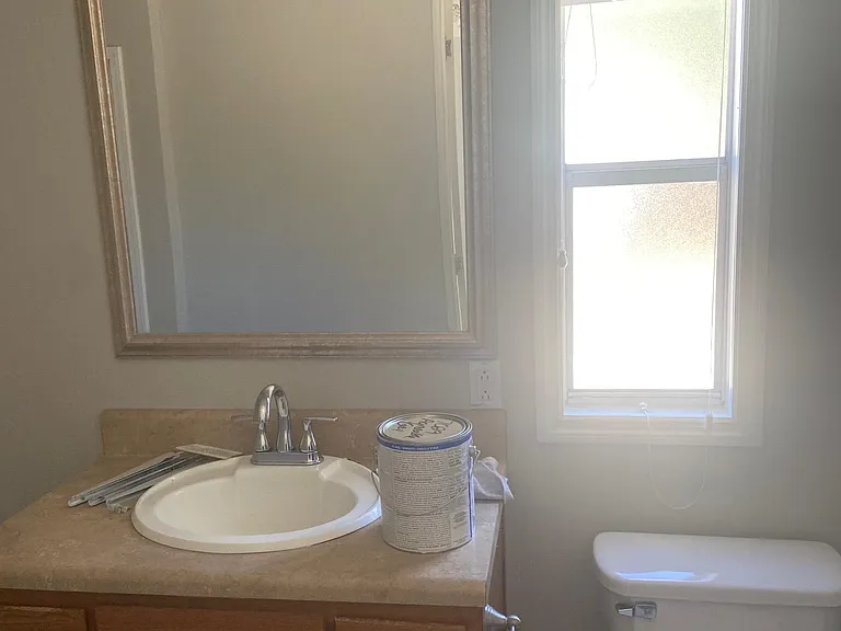 319 SE Valerie Ct — Photo 7