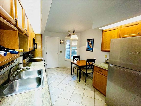 5th image of 2663 Walnut Dr #1904