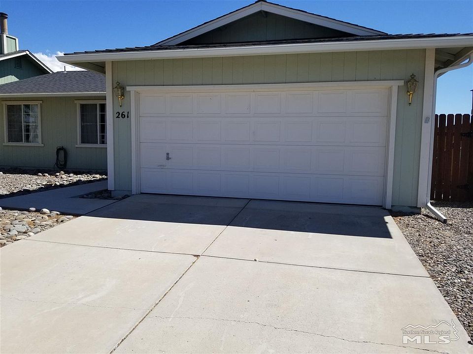 2nd image of 261 Woodlake Cir