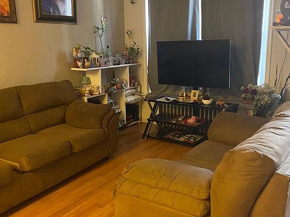 5th image of 2236 S Darien St