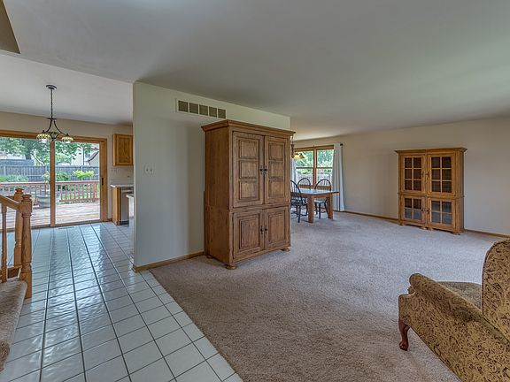 5th image of 7825 Wheatfield Dr