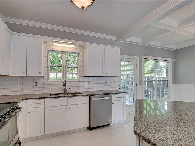 2909 Aylesbury Dr — Photo 14