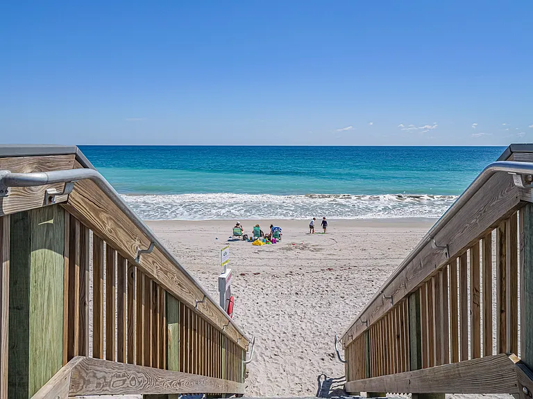 4049 Ocean Dr #305 — Photo 18