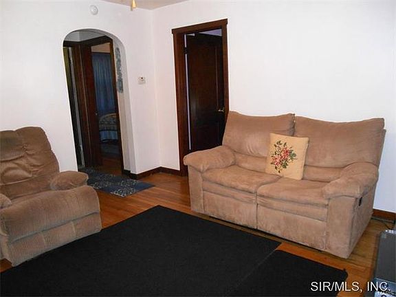 2nd image of 2540 E 27th St