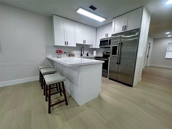4th image of 6350 SW 139th Ave