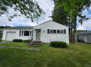 220 Camillus Dr, Camillus, NY 13031