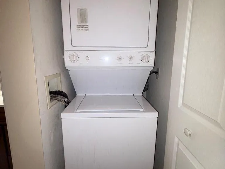 4201 Cleveland Ln — Photo 12