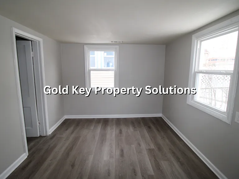 2324 Chase St — Photo 12