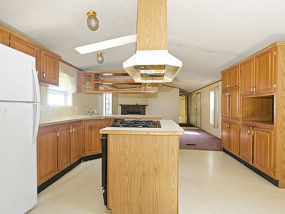 4th image of 31 Woodland Dr