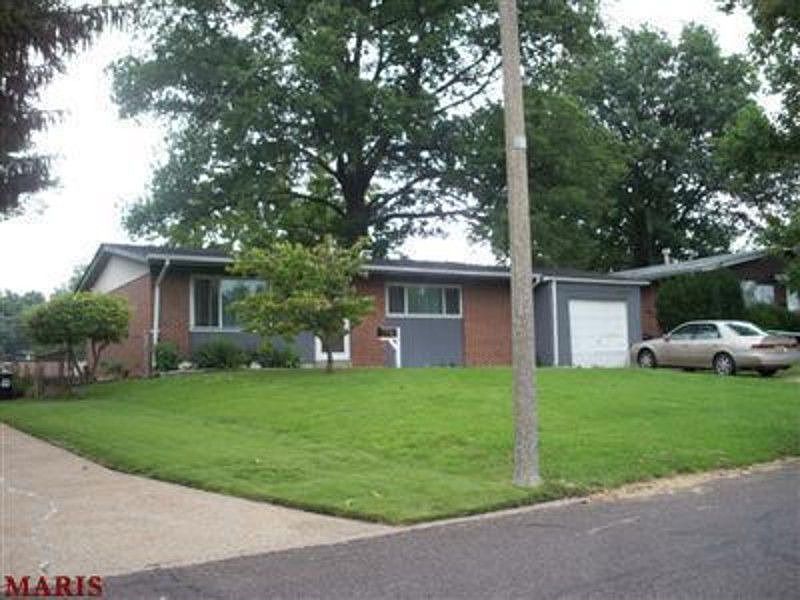 1st image of 995 Grenoble Ln