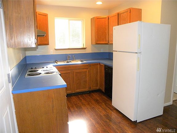 Kitchen. All appliances stay.