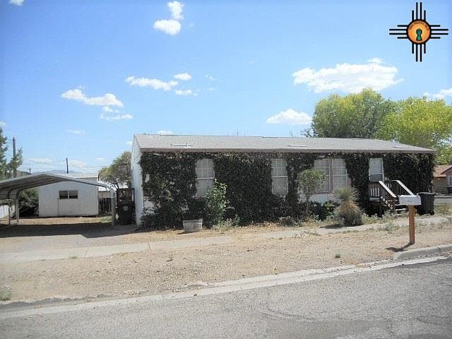 1st image of 560 W 8th Ave