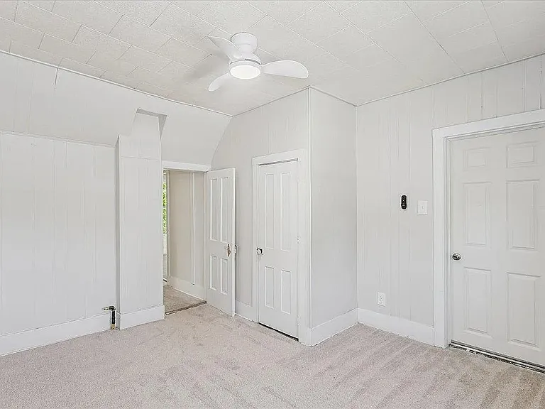 301 SW 3rd St #1 — Photo 15